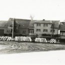 1970 Výstavba obrubníků u kašny cca r.1970